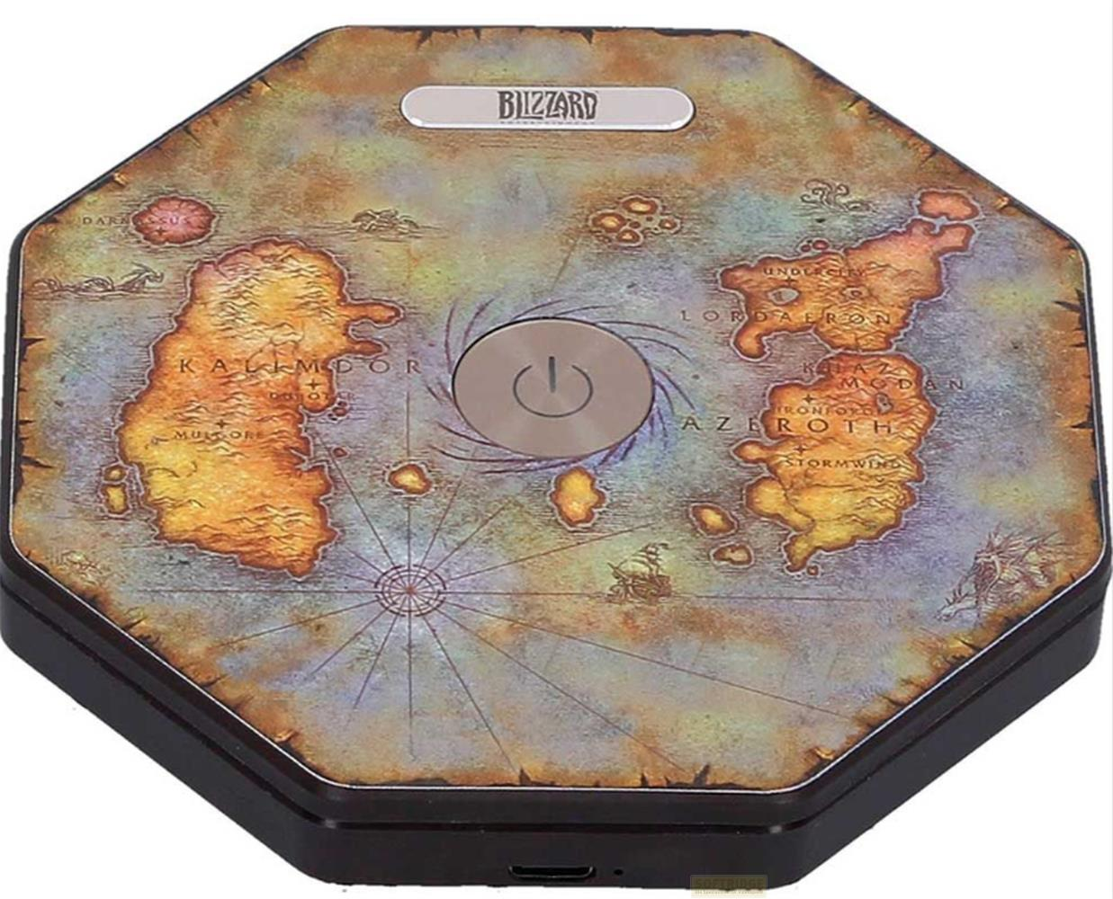 Appareil octogonal avec carte d'Azeroth et Kalimdor, logo Blizzard et bouton d'alimentation.
