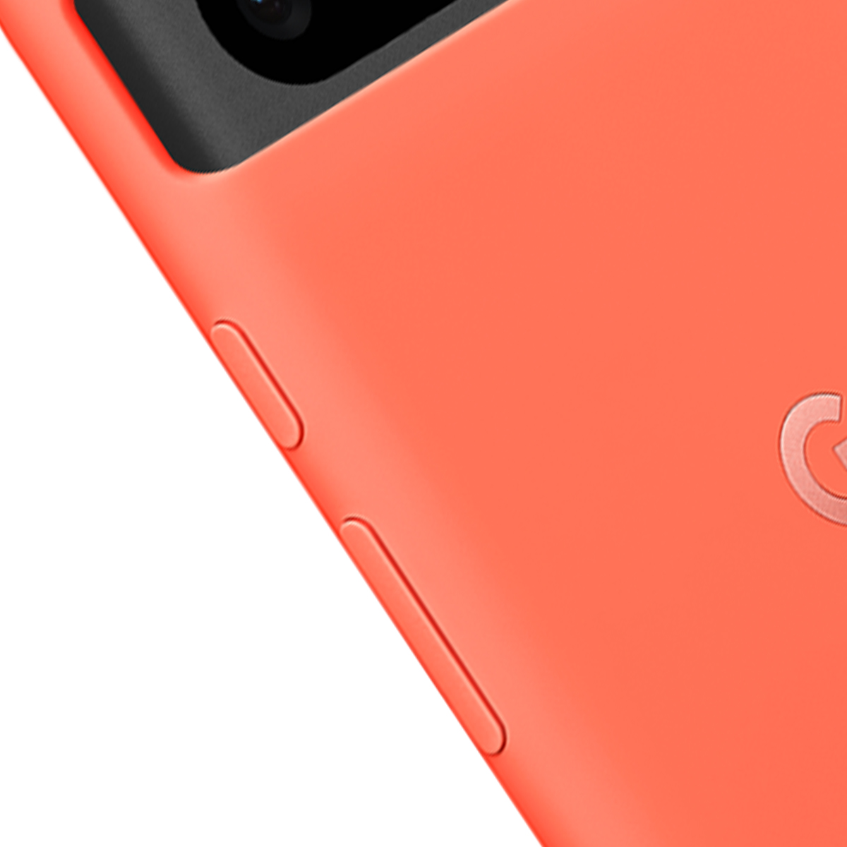 Un primer plano de una funda de teléfono coral con un logo G. Se ven dos botones.