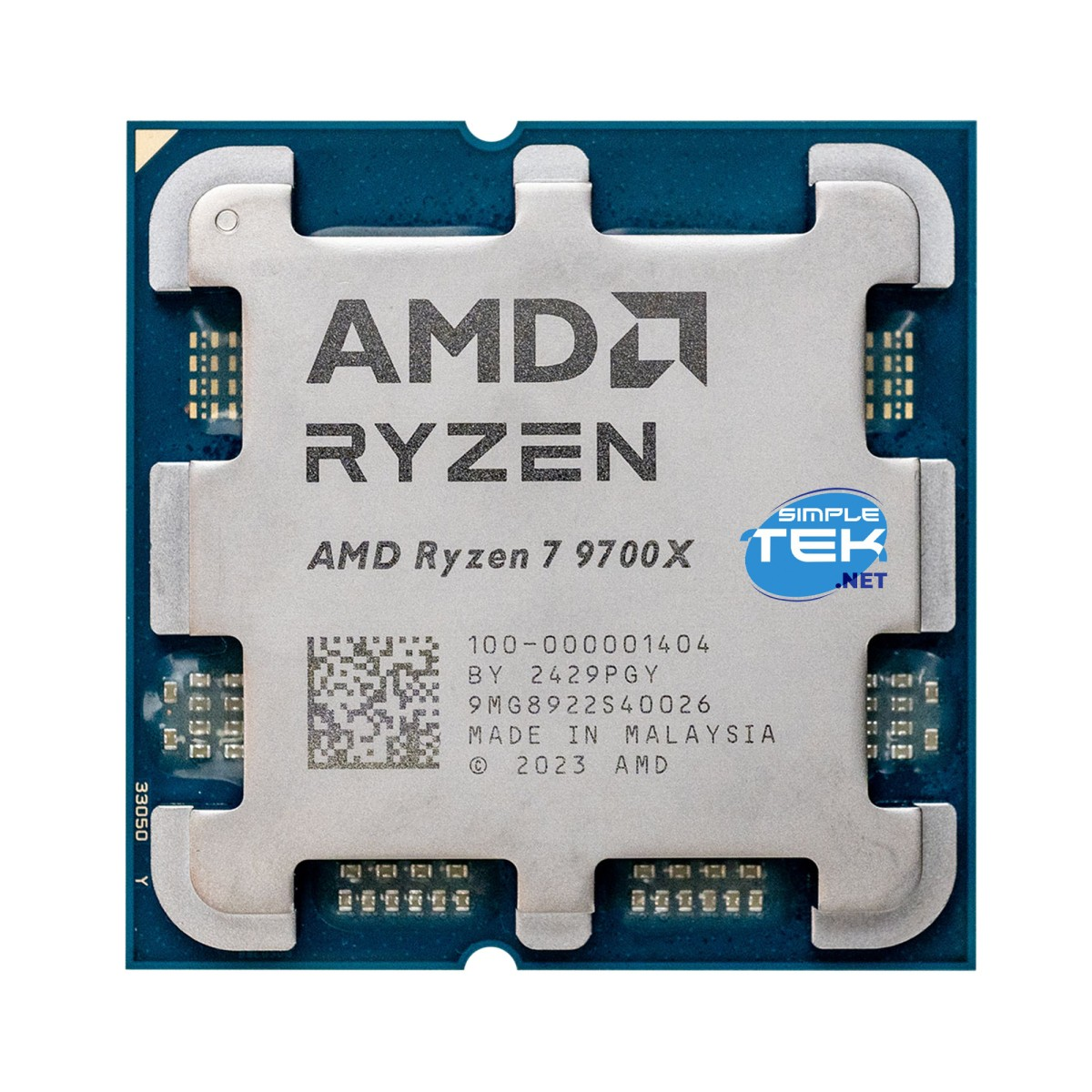 Procesor AMD Ryzen 7 9700X z srebrnym radiatorem i logo AMD.