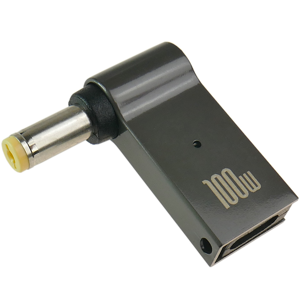 Szary adapter USB-C 100W z kątowym złączem.