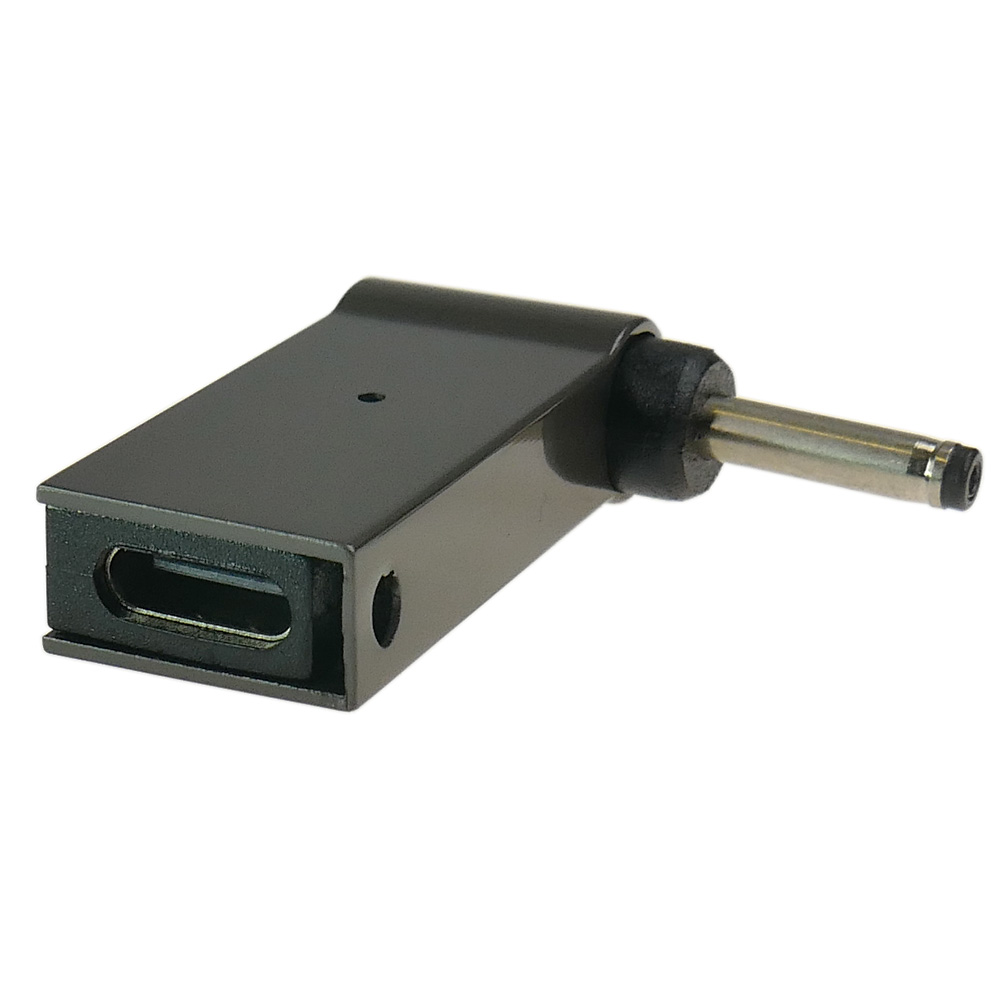 Czarny adapter USB-C z okrągłą metalową wtyczką po prawej stronie.