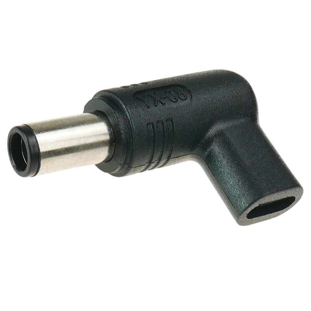 Czarna wtyczka DC 90 stopni ze srebrną końcówką. Oznaczenie YX-08.