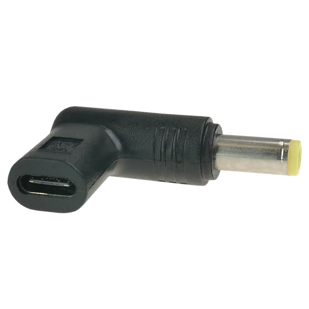 Czarny adapter USB-C na DC ze srebrnym złączem.