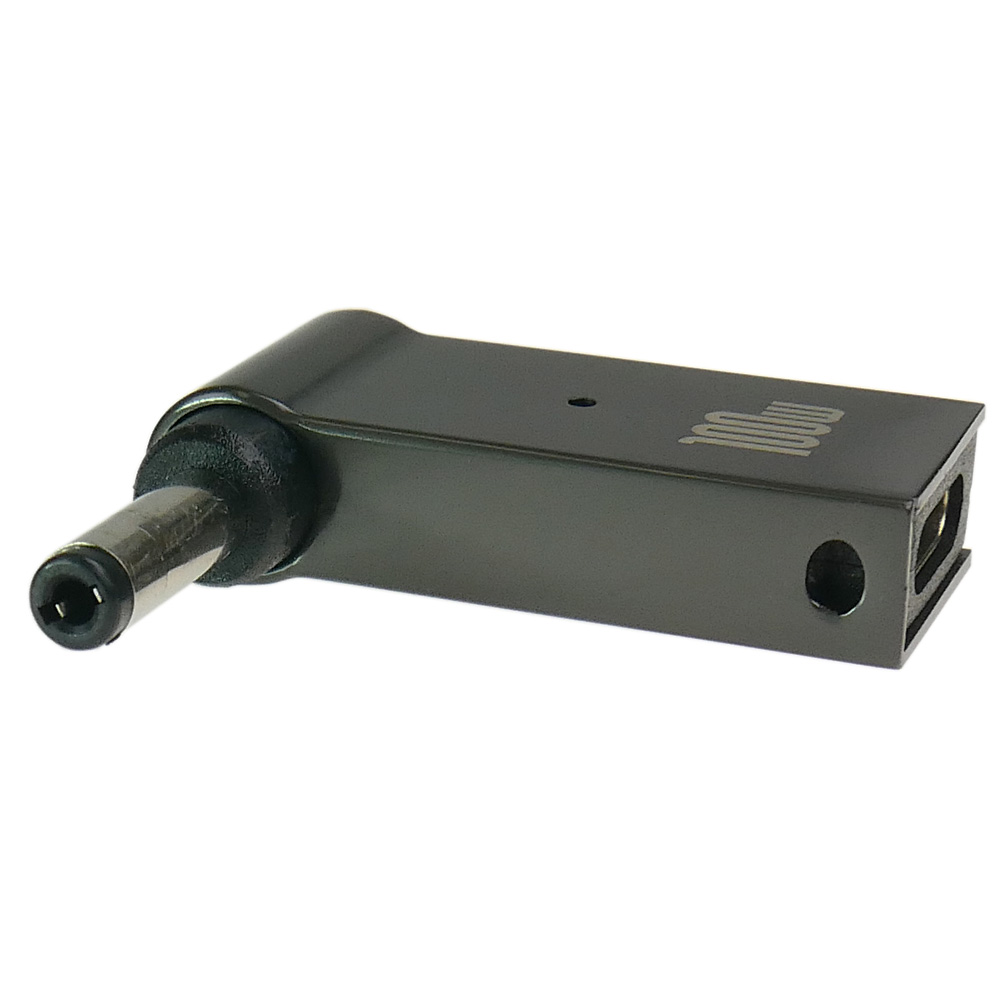 Czarny adapter pod kątem 90 stopni z wtyczką DC i logo 100W.