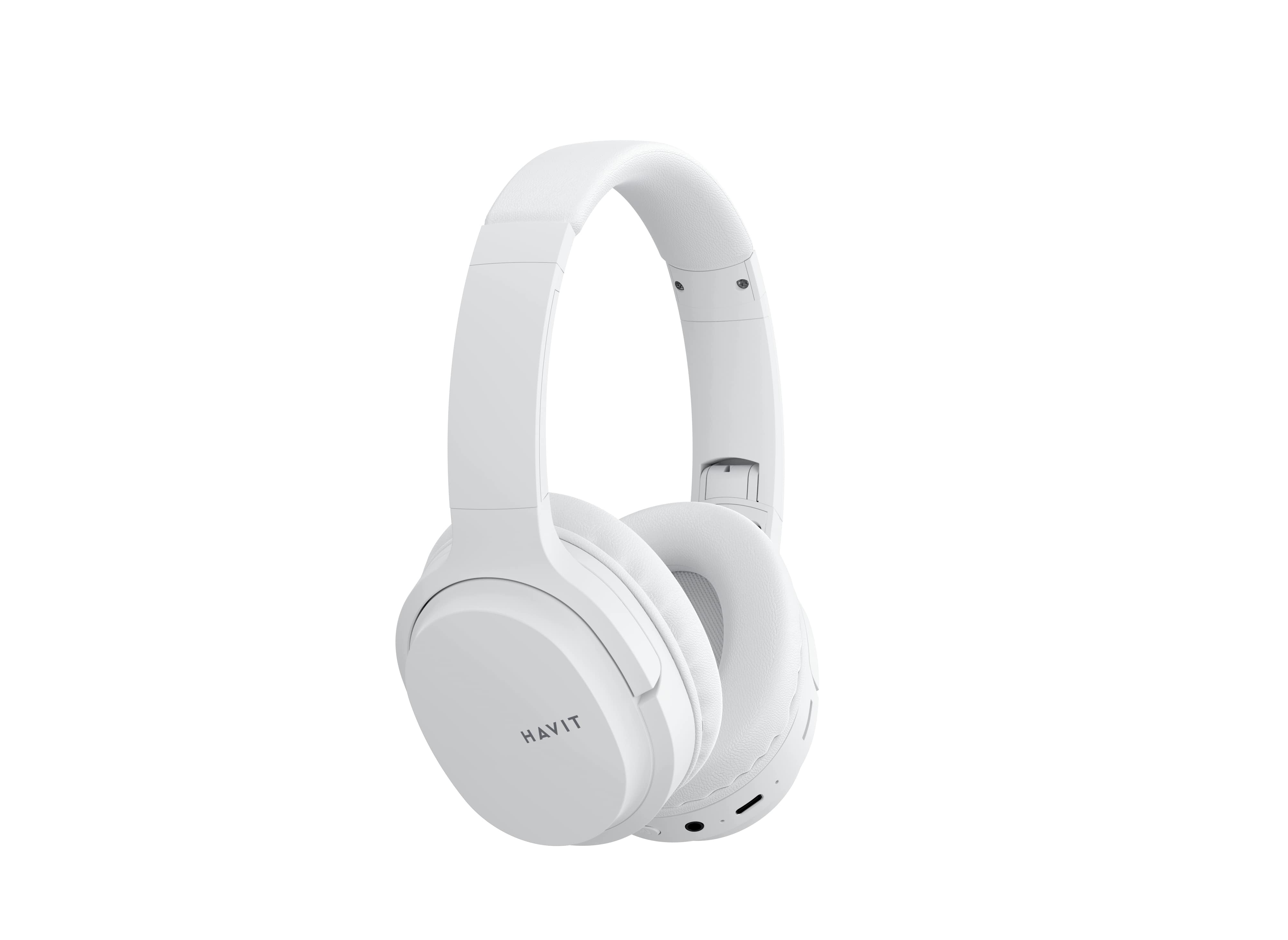 Witte over-ear koptelefoon met zilverkleurig Havit-logo op het linker oorschelp.
