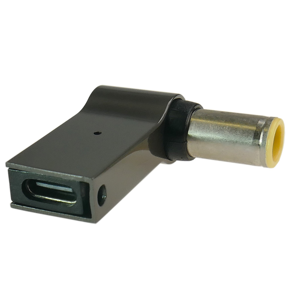 Czarny adapter USB-C z okrągłym metalowym złączem.