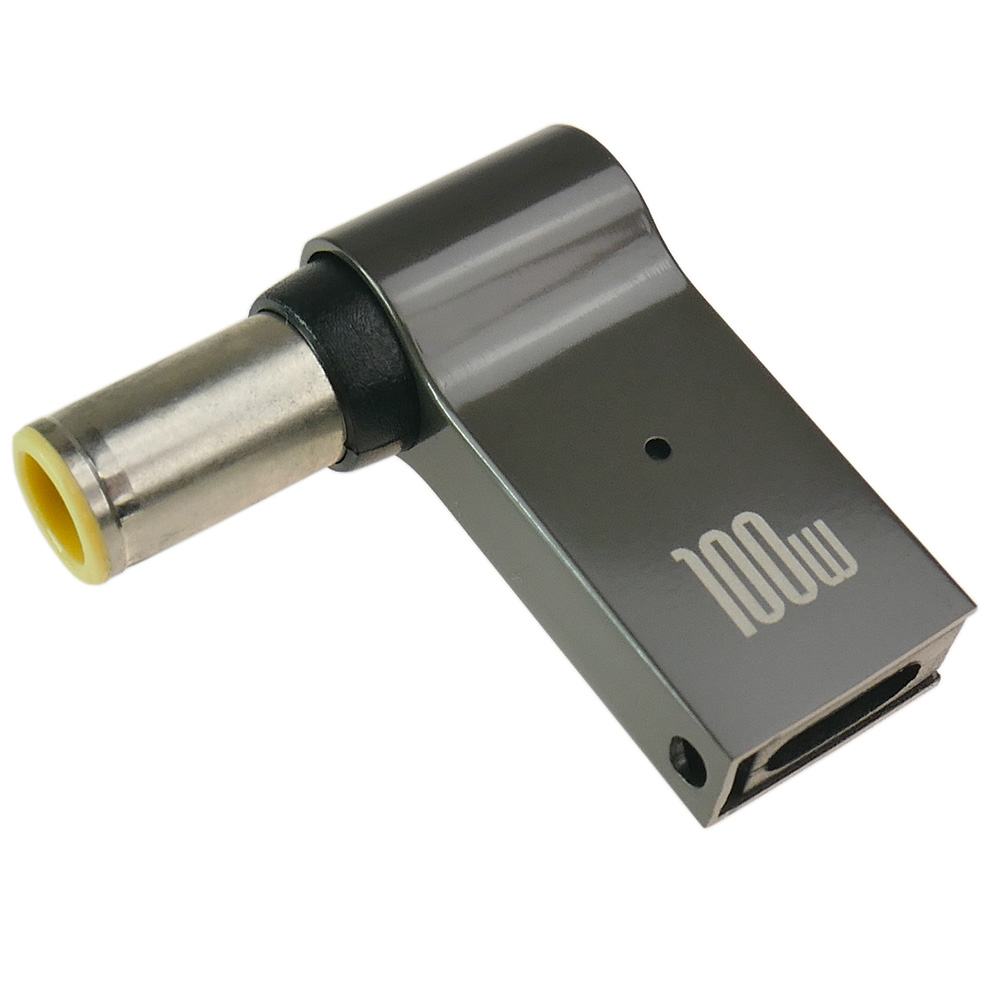Ciemny adapter w kształcie litery L z oznaczeniem 100W i portem USB-C.