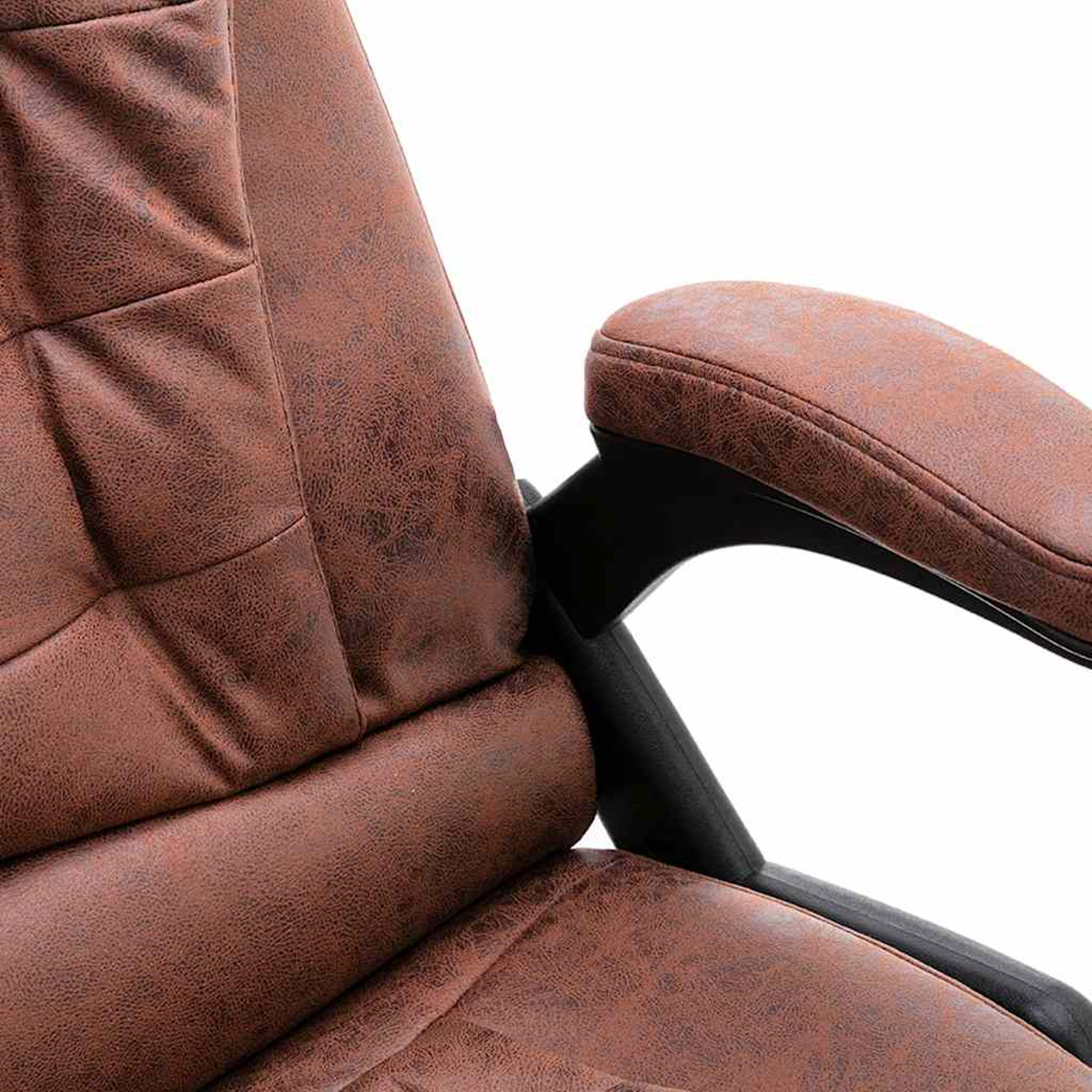 Brauner Bürostuhl mit Armlehne und gesteppter Sitzfläche.