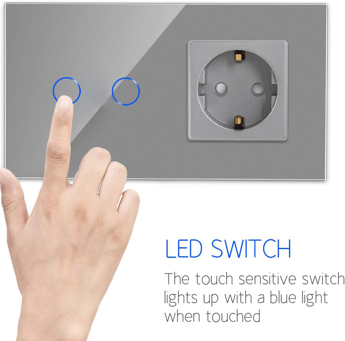 Una mano tocca un interruttore touch illuminato di blu accanto a una presa.