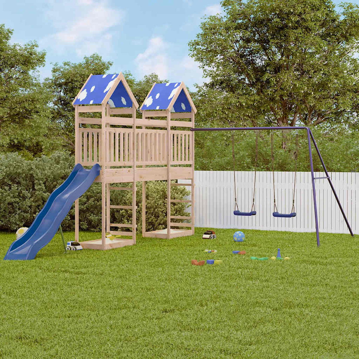 Ein hölzerner Spielturm mit Rutsche und Schaukeln im Garten.
