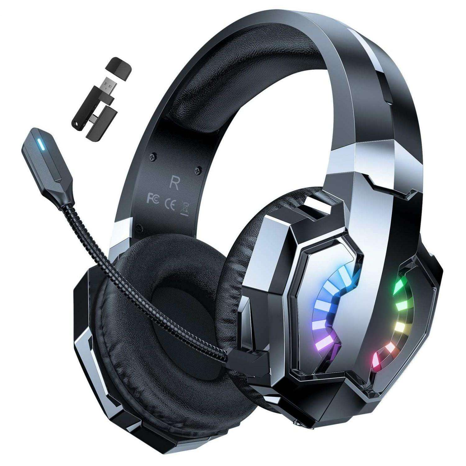Schwarzes Gaming-Headset mit RGB-Beleuchtung und abnehmbarem Mikrofon. Inkl. USB-Dongle.