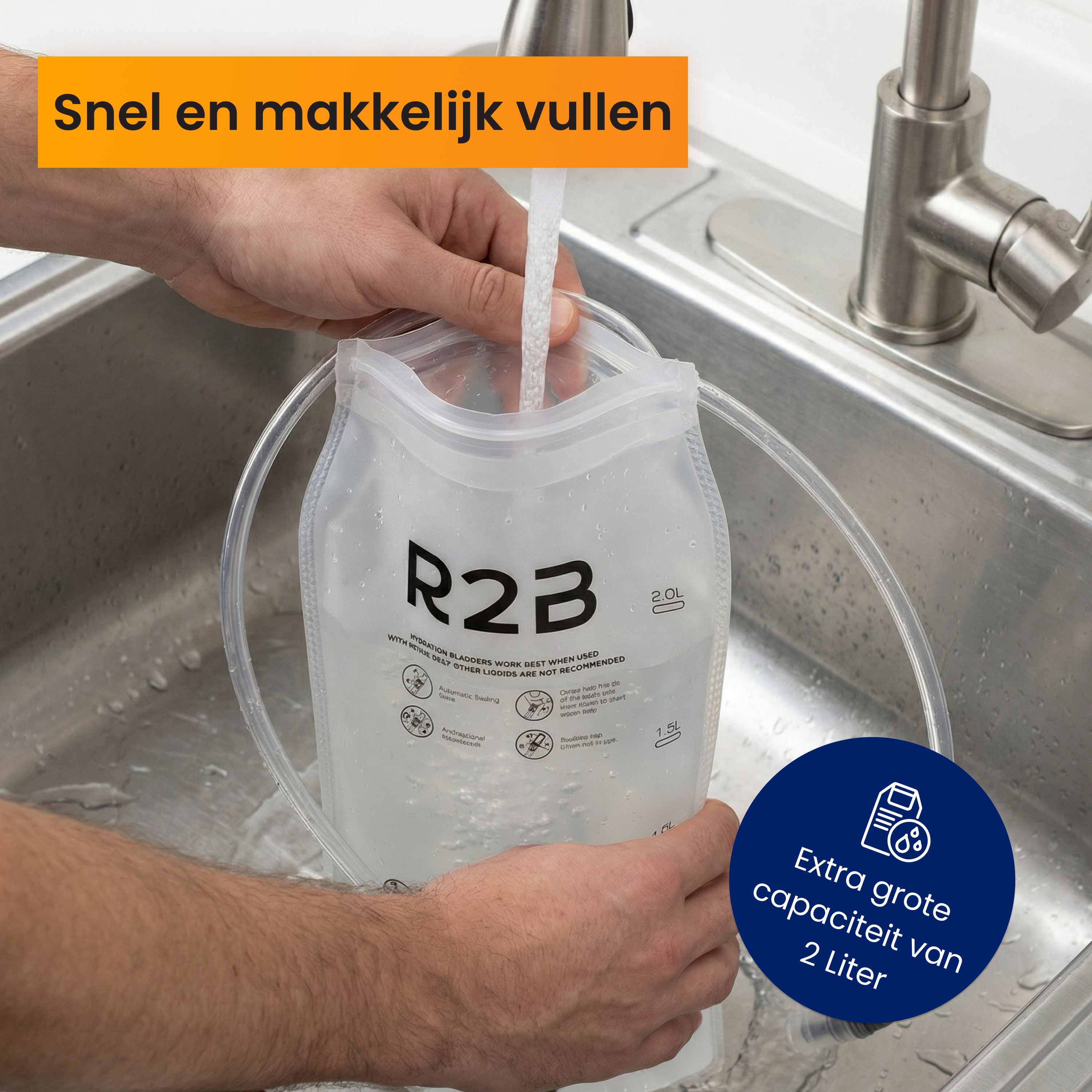 Hände füllen einen Rucksack mit Wasser am Wasserhahn.