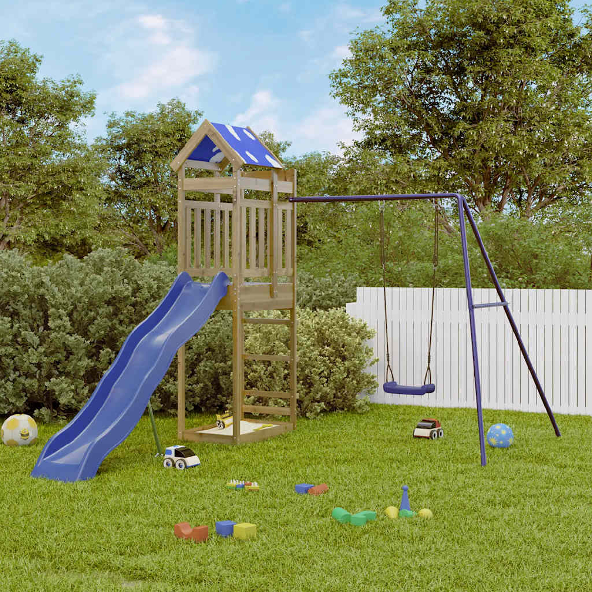 Ein hölzerner Spielturm mit Rutsche und Schaukel im Garten.