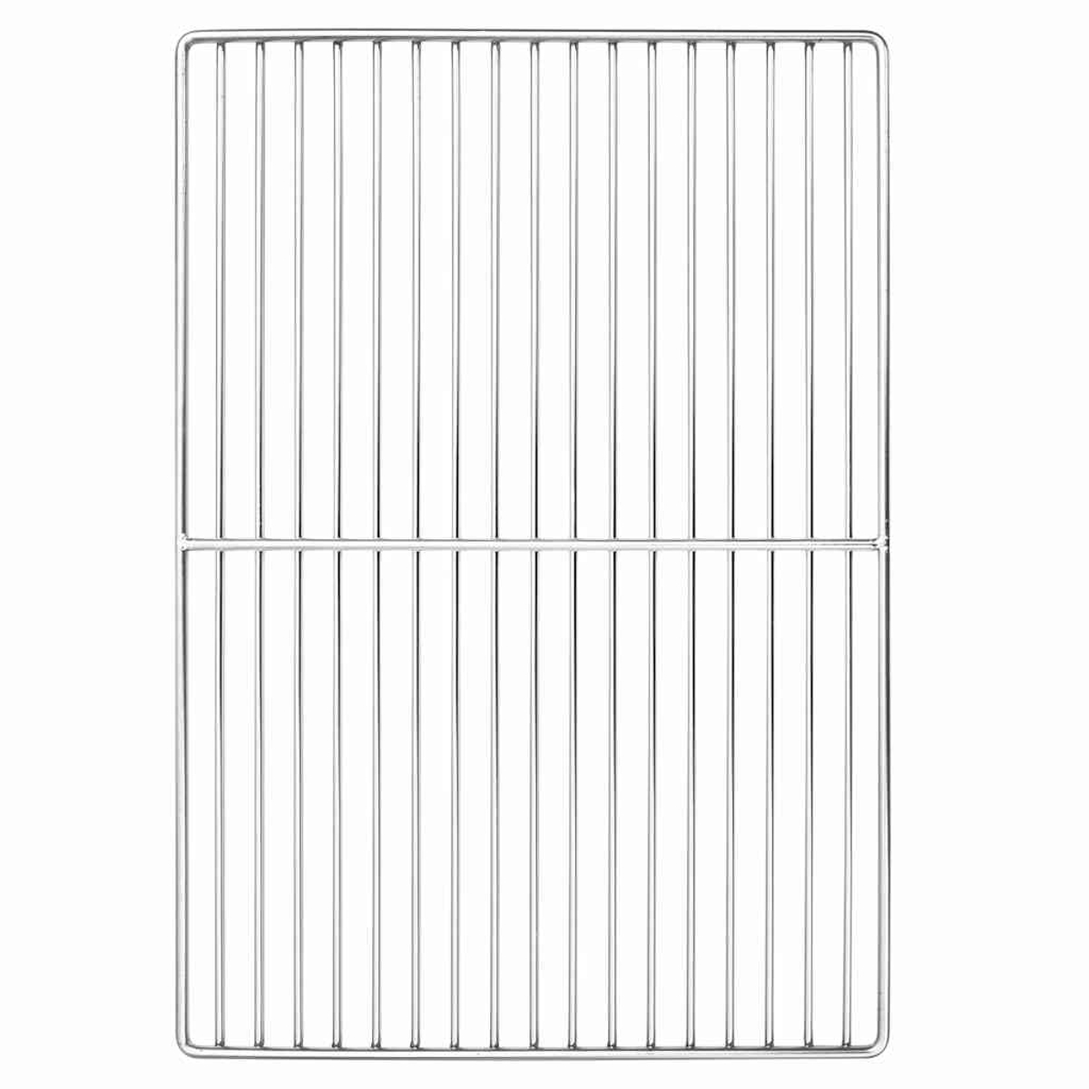 Ein rechteckiges Metallgitter aus glänzenden Stäben auf weißem Hintergrund.
