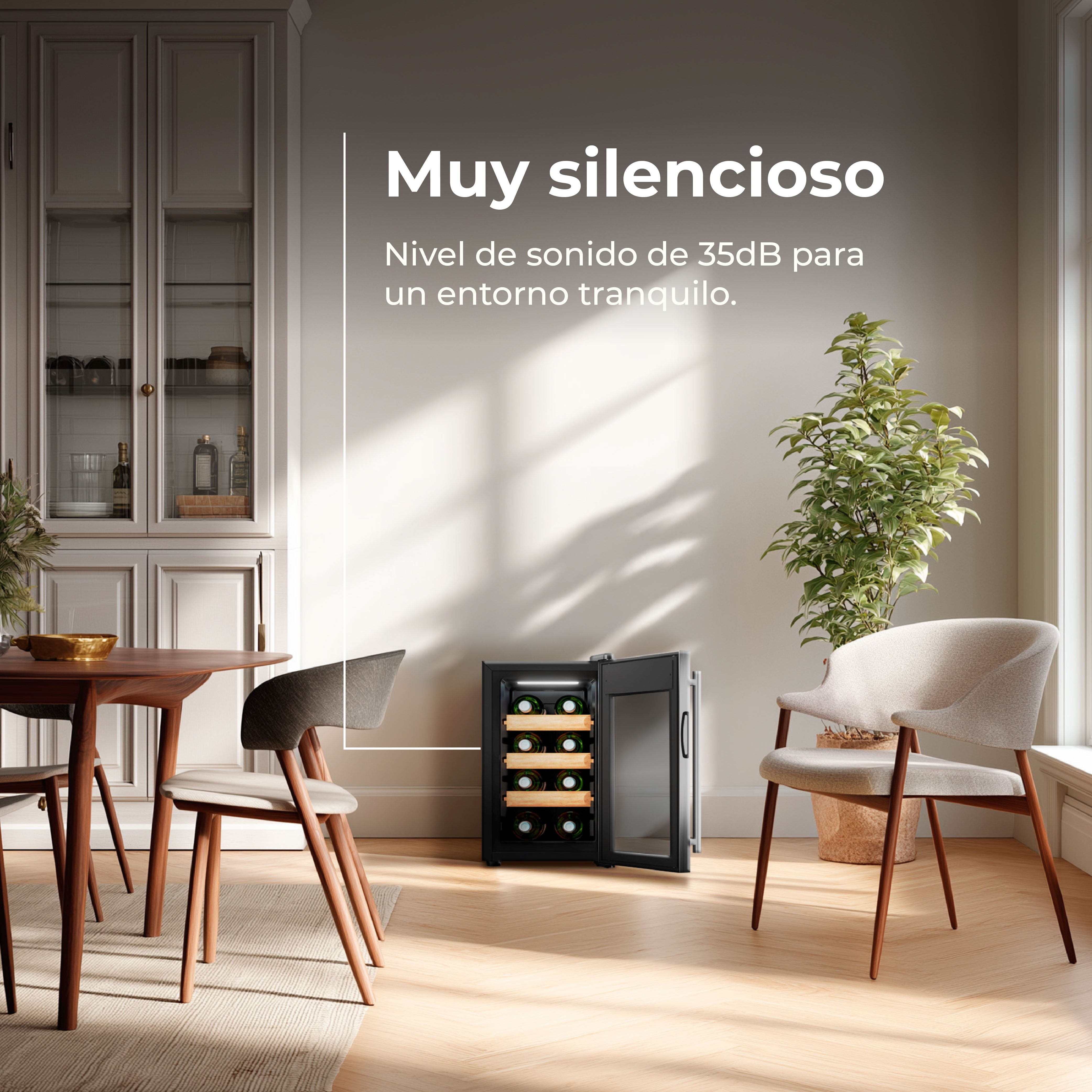 Una vinoteca se encuentra en un comedor con mesa y sillas de madera.