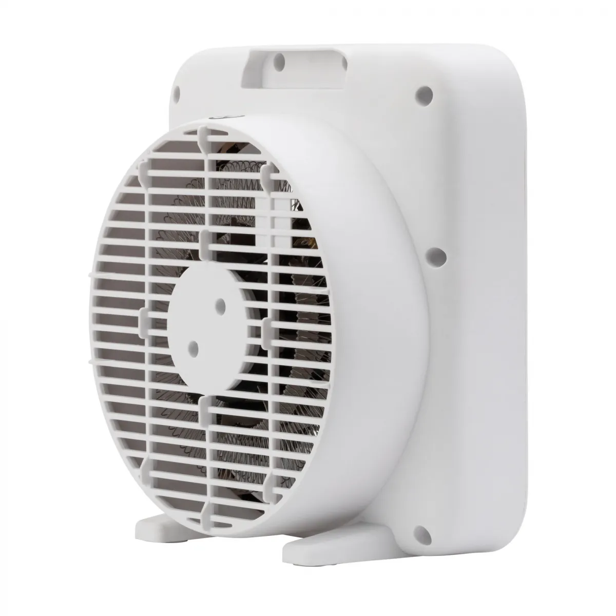 Un ventilador blanco portátil con rejilla y elementos calefactores visibles.