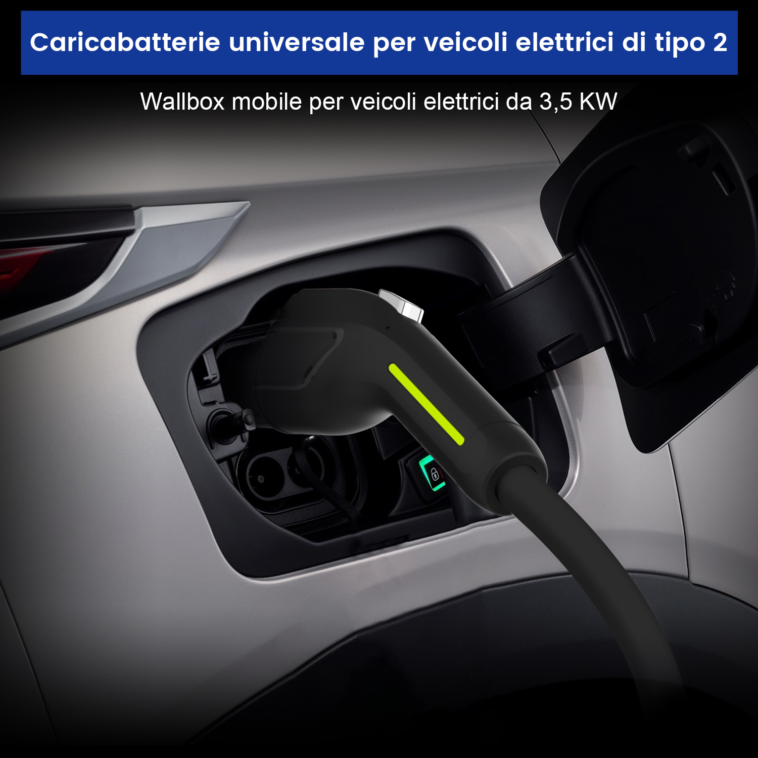 Un cavo di ricarica nero è inserito in una porta di ricarica per auto elettriche argentata.