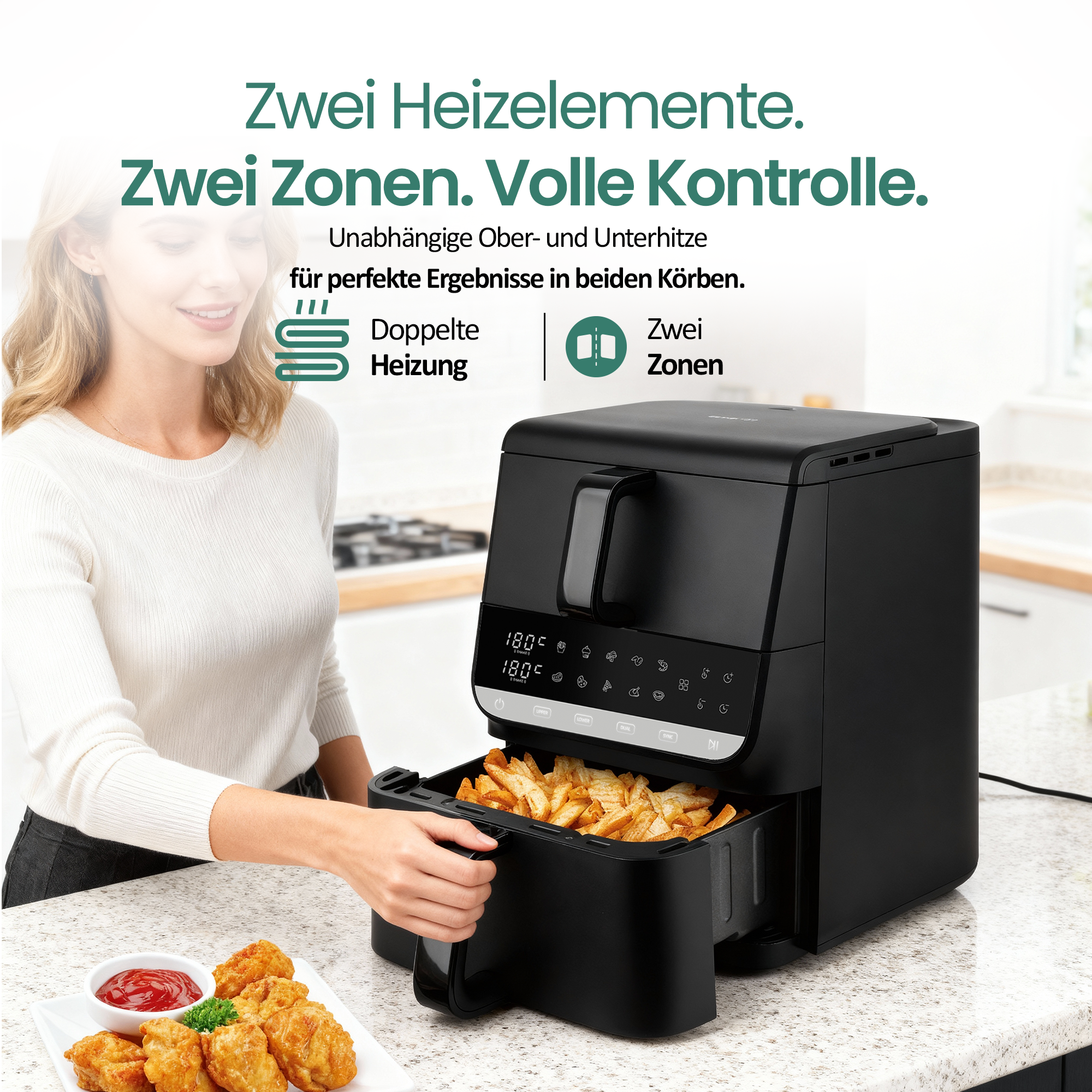 Eine Frau zieht einen Airfryer mit Pommes heraus, daneben Nuggets und Ketchup.