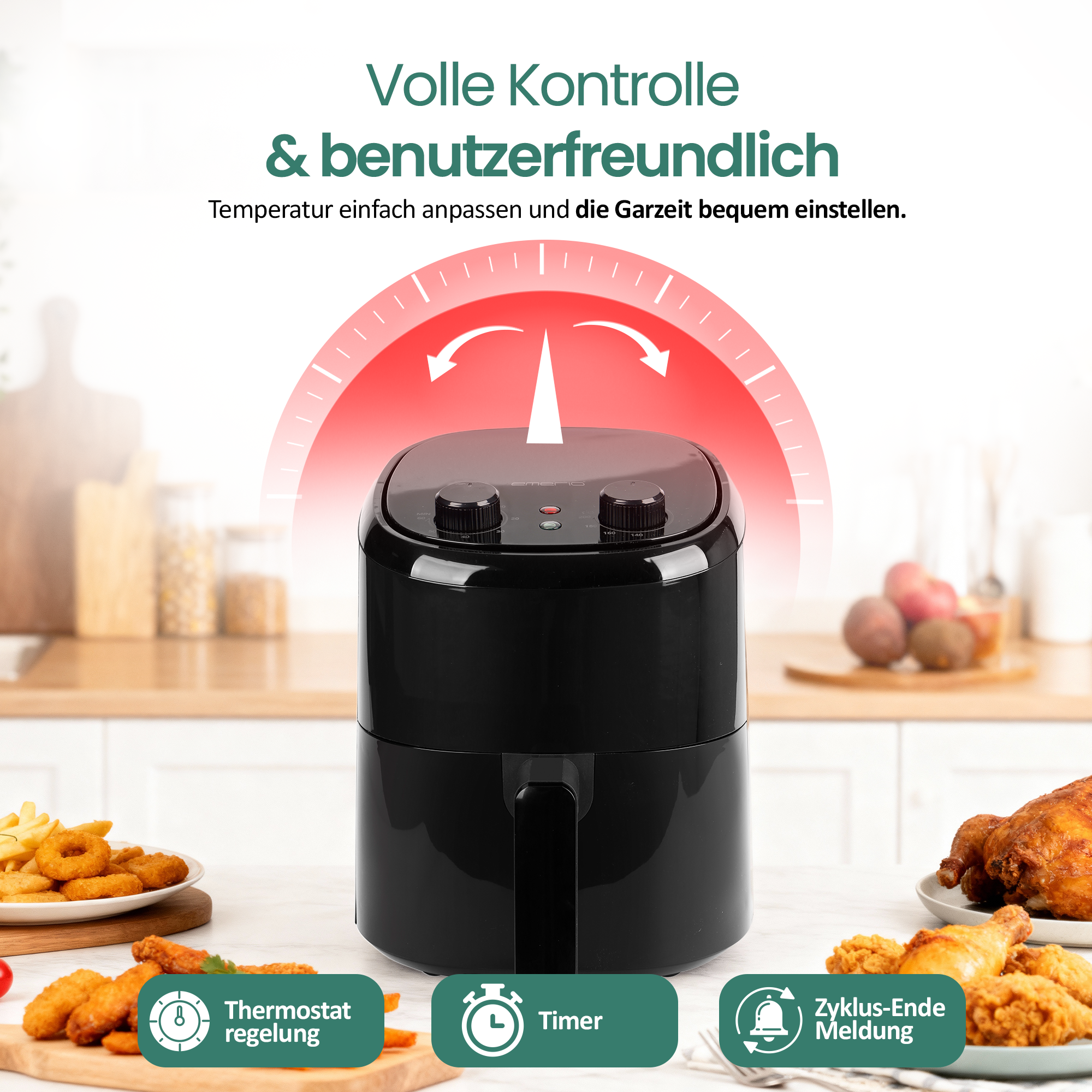 Schwarzer Heißluftfritteuse mit gebratenem Hähnchen und Pommes Frites.