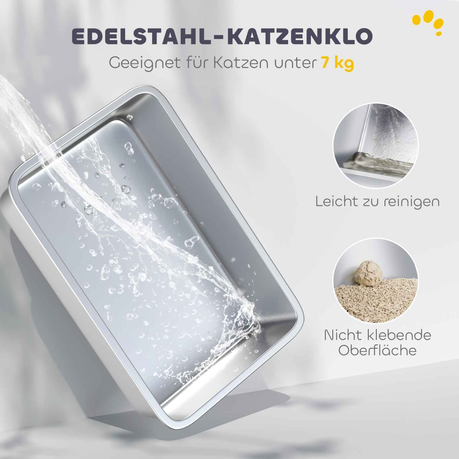 Edelstahl-Katzenklo wird mit Wasser abgespült. Leicht zu reinigen.
