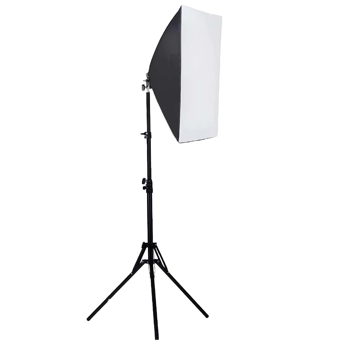 Un soporte de lámpara negro con un modificador de luz softbox.