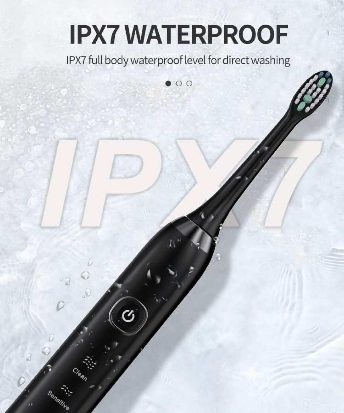 Schwarze elektrische Zahnbürste mit IPX7-Wasserdichtigkeit und blaugrünen Borsten.