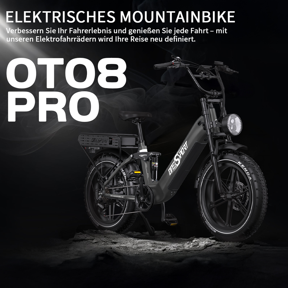 Ein schwarzes Elektro-Mountainbike OTO8 PRO mit dicken Reifen steht im Dunkeln.