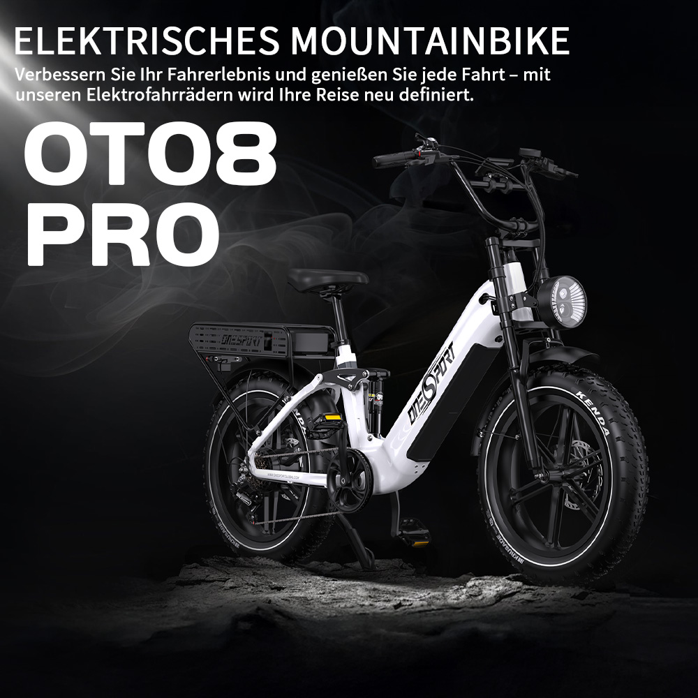 Ein weißes Elektro-Mountainbike OTO8 PRO mit dicken Reifen steht auf dunklem Grund.