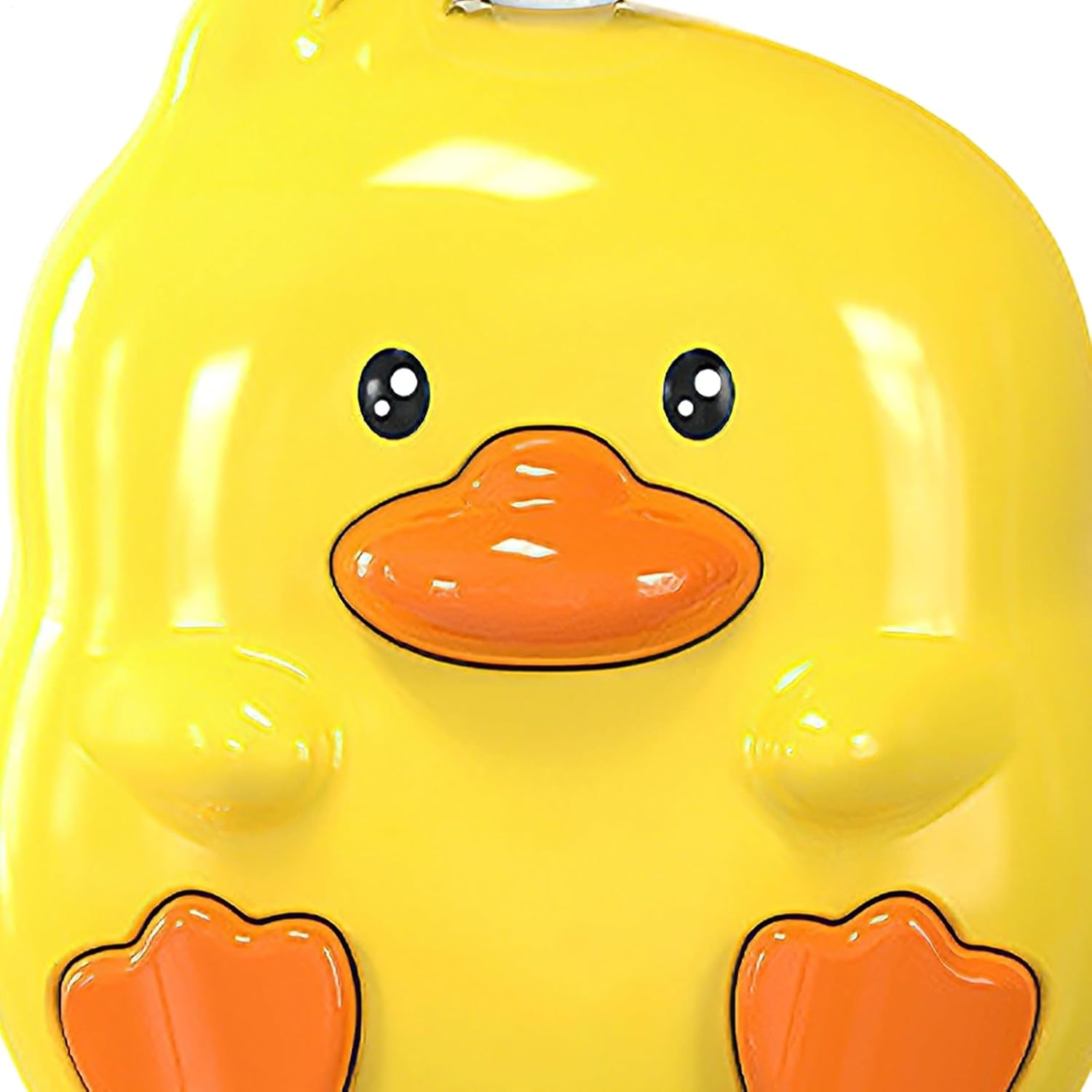Eine gelbe Gummi-Ente mit schwarzen Augen und einem orangefarbenen Schnabel.