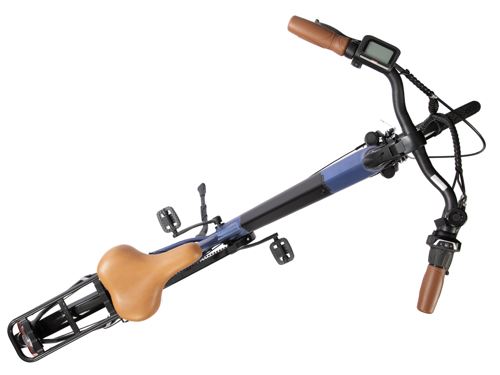 Bovenaanzicht van een blauwe en zwarte elektrische fiets met bruin zadel en handvatten.