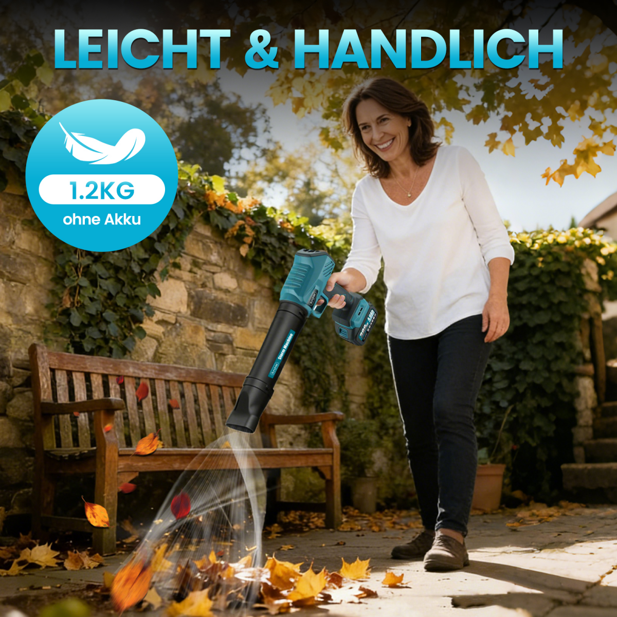 Frau benutzt Laubsauger im Garten, Blätter werden weggeblasen.