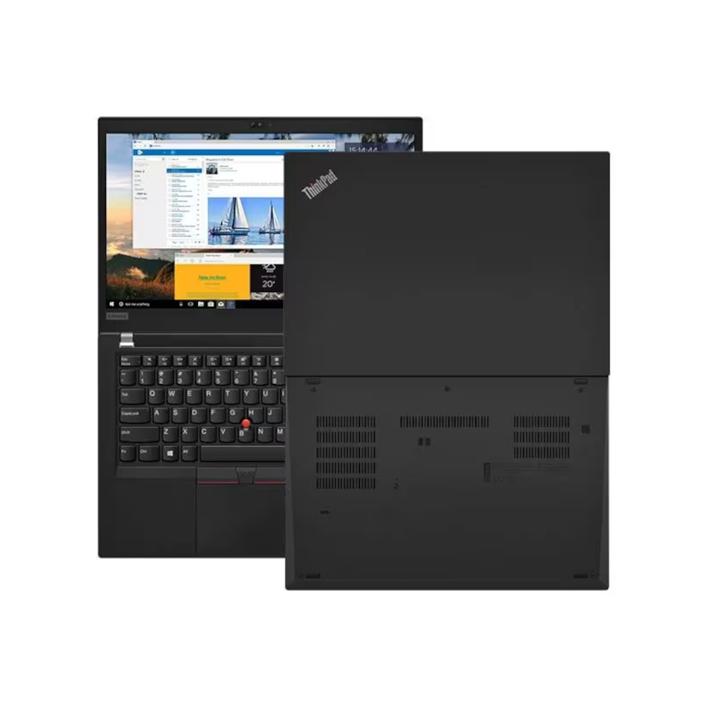 Un ordinateur portable noir ThinkPad est ouvert, montrant le clavier et l'écran.