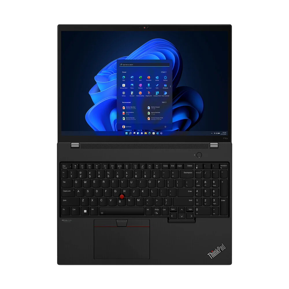 Un ordinateur portable noir ouvert Lenovo ThinkPad affichant le menu Démarrer de Windows 11.