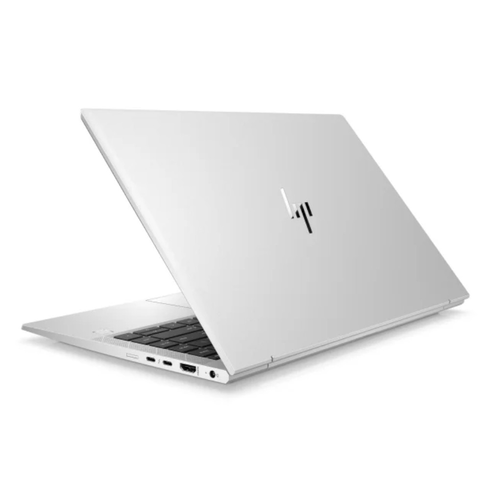 Zilveren laptop met HP-logo, van de zijkant met open scherm.