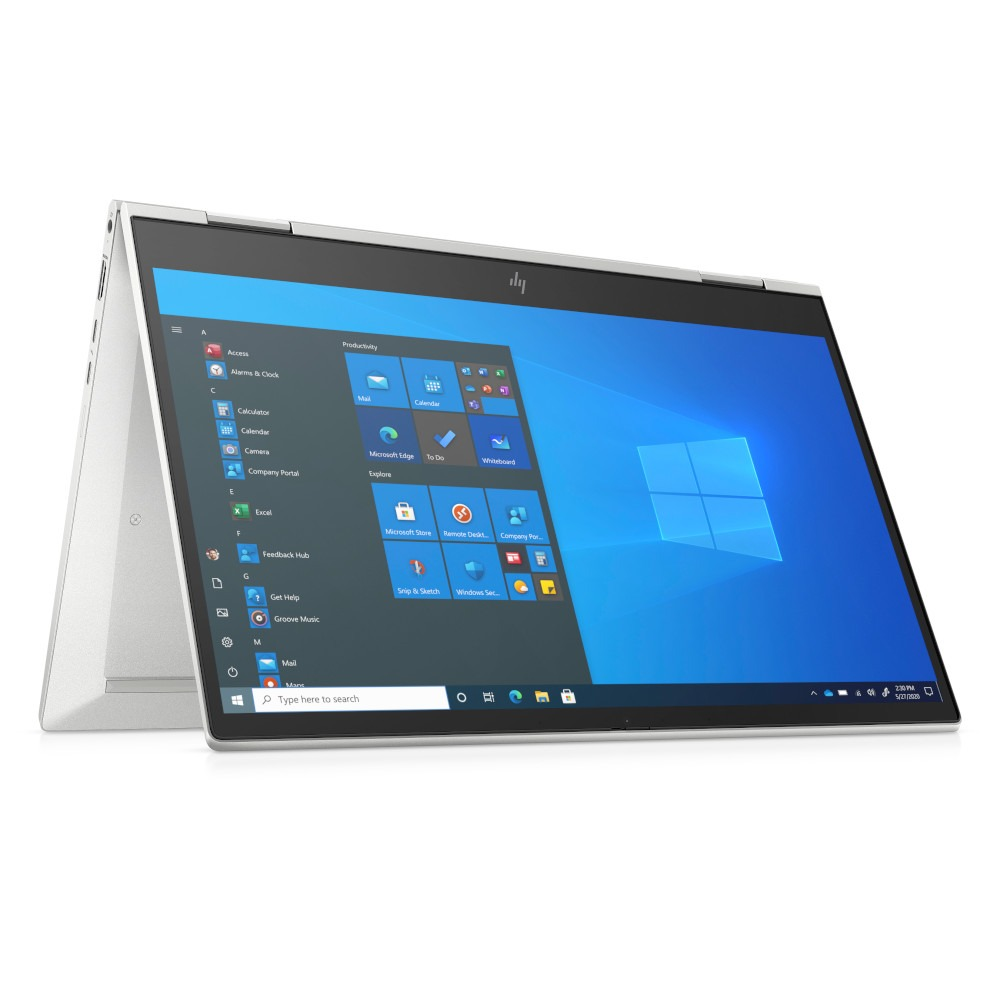 Een zilveren laptop met het scherm open waarop het Windows-menu wordt weergegeven.