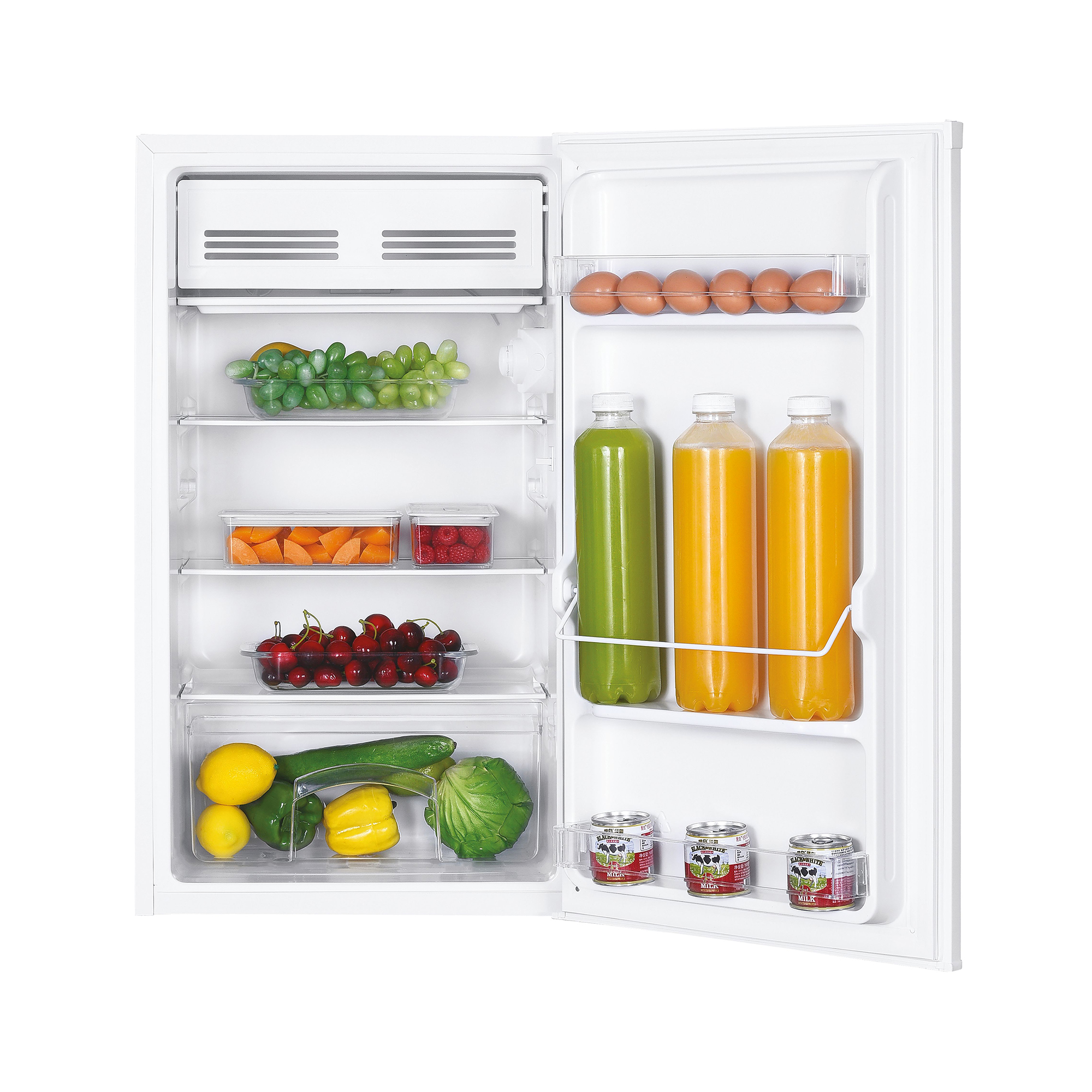 Ein offener Kühlschrank mit Lebensmitteln: Eier, Trauben, Karotten, Kirschen, Zitronen, Paprika, Salat, Säfte und Milchdosen.