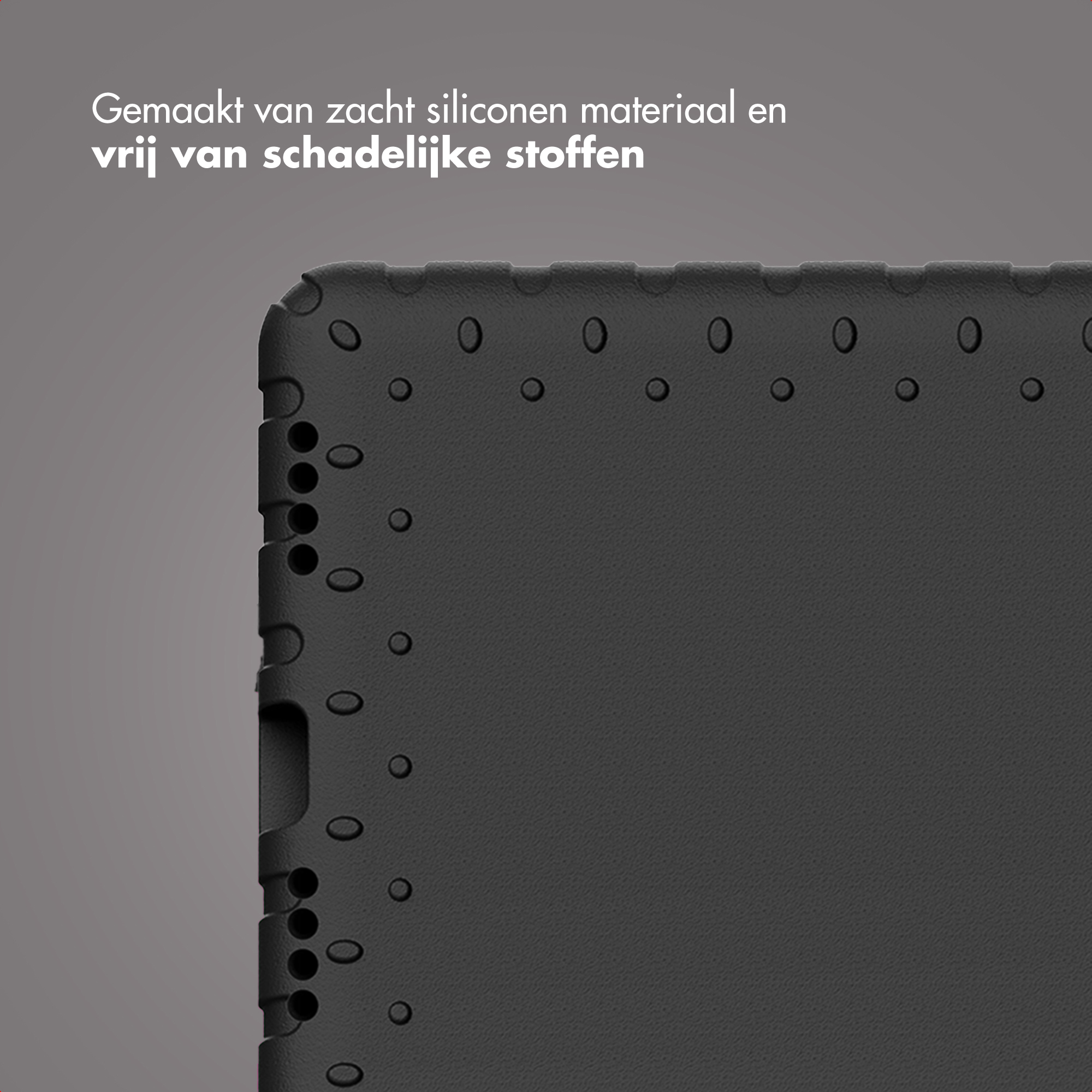 Étui en silicone noir avec motif perforé et texte.