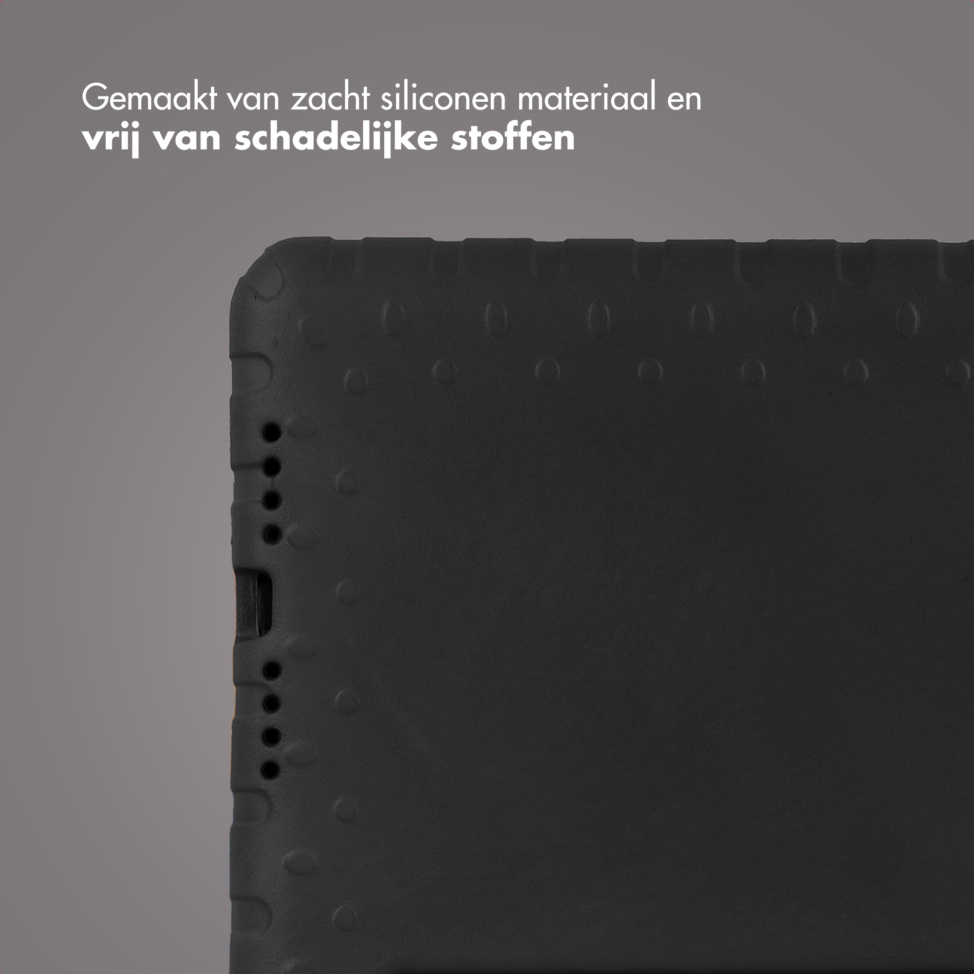 Zwarte siliconen hoes met reliëfpatroon en uitsparingen voor knoppen.
