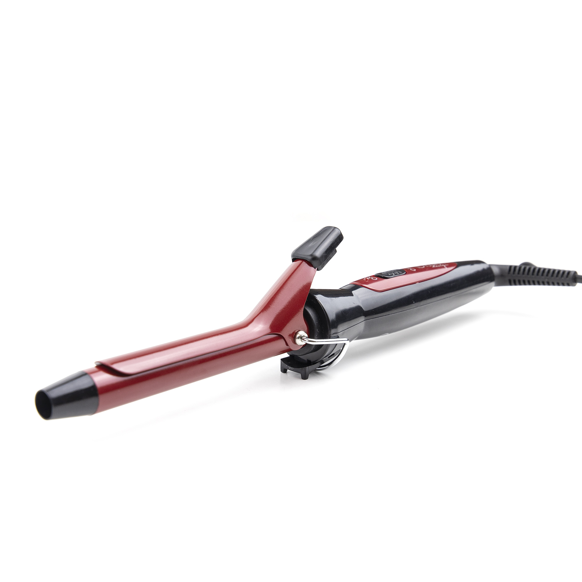 Czerwono-czarna lokówka z kablem na białym tle.