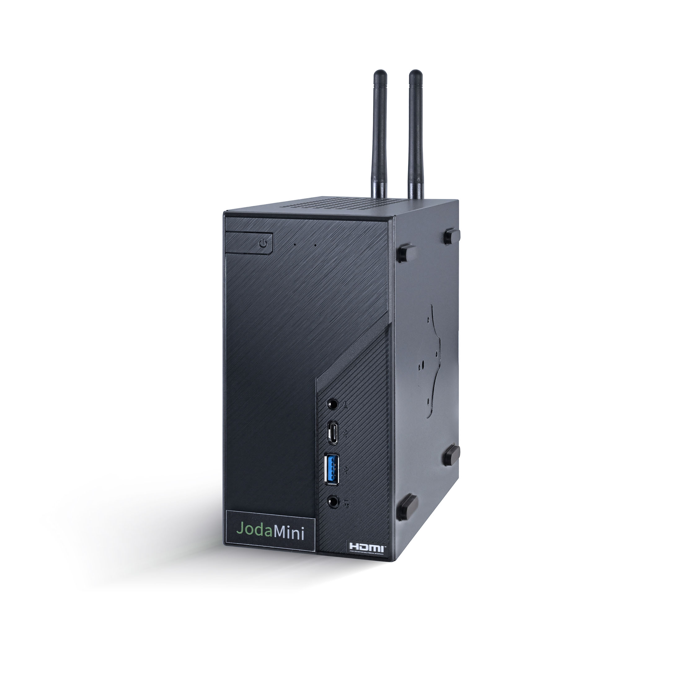 Ein schwarzer Mini-PC mit zwei Antennen auf dem Dach und Anschlüssen an der Vorderseite.
