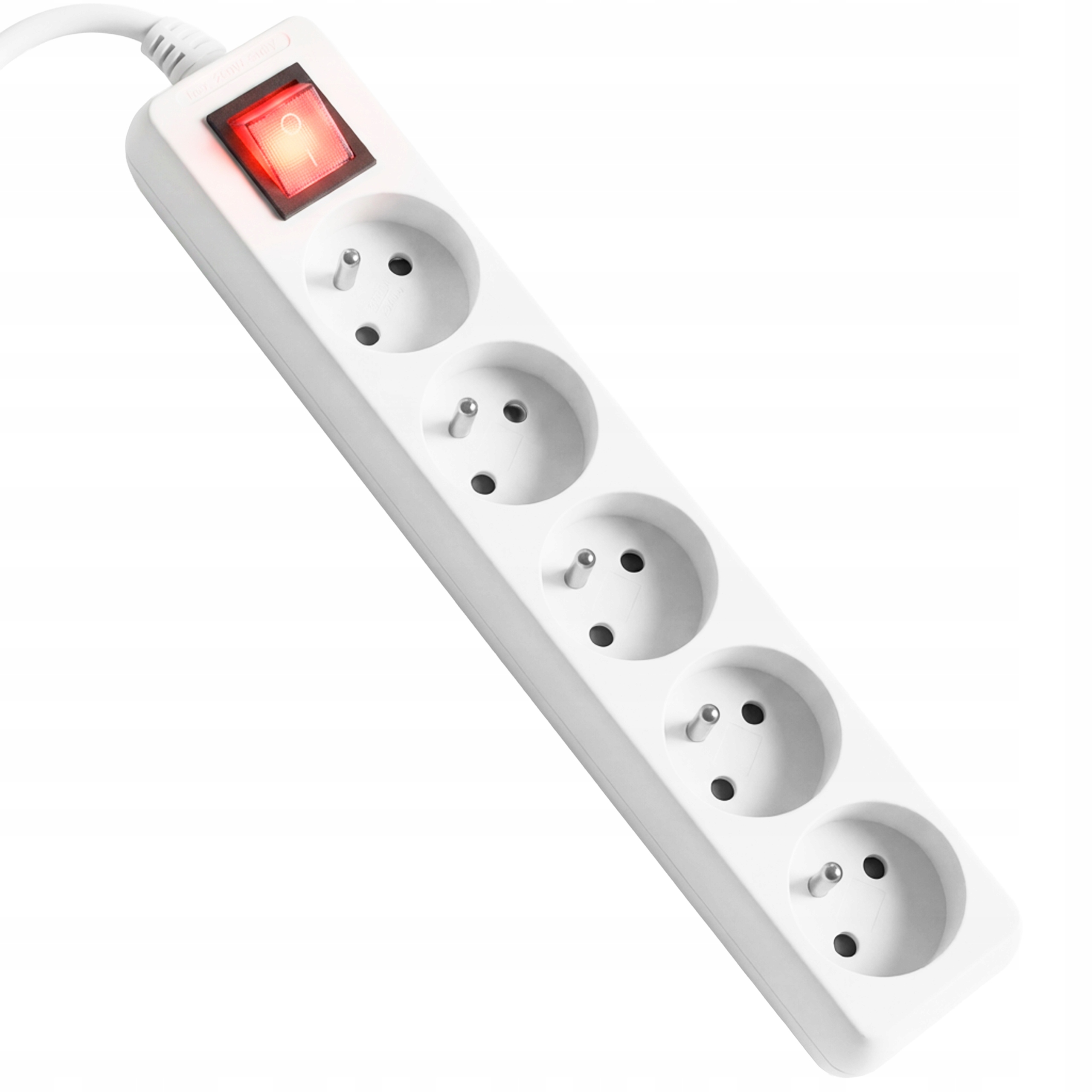 Biała listwa zasilająca z pięcioma gniazdami i podświetlonym czerwonym włącznikiem.