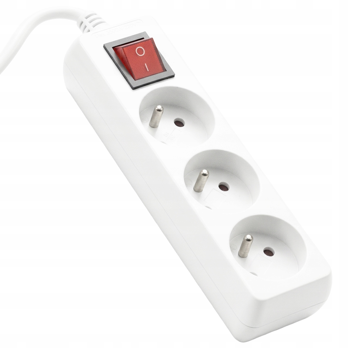 Biała listwa zasilająca z czerwonym włącznikiem i trzema gniazdami.