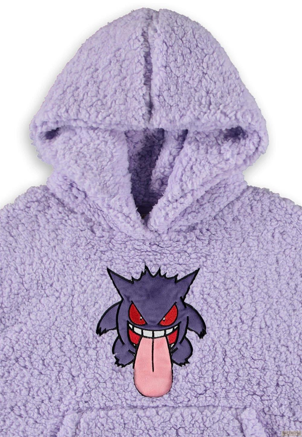 Lila Sherpa-Kapuzenpullover mit Gengar-Aufdruck. Rote Augen, breites Grinsen.