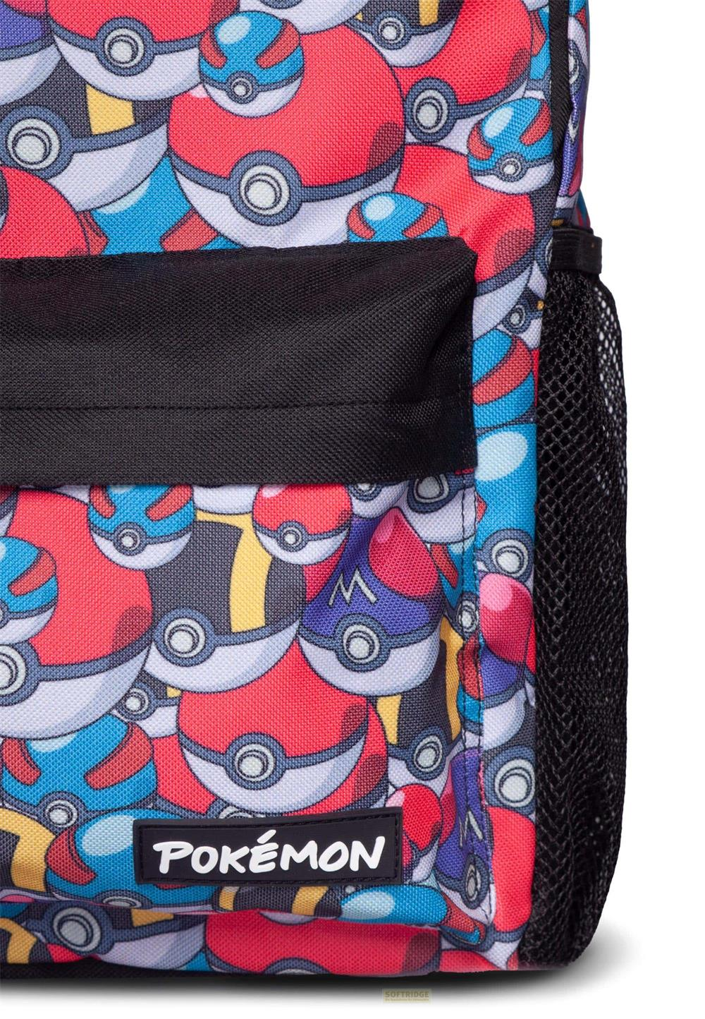 Rucksack mit Pokémon-Motiv: Viele bunte Pokébälle auf rotem Grund.