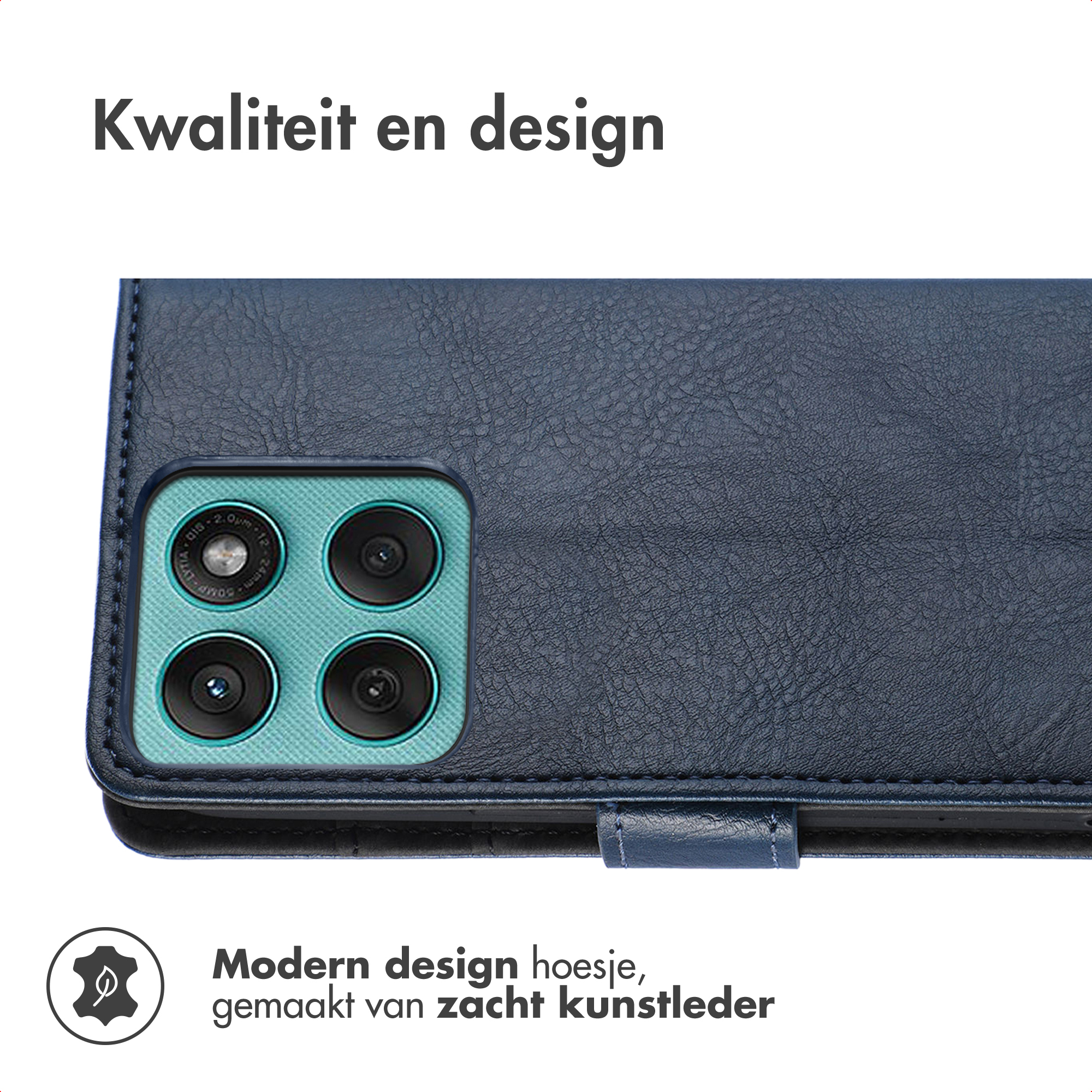 Donkerblauwe kunstlederen telefoonhoes met vier camera's en logo.