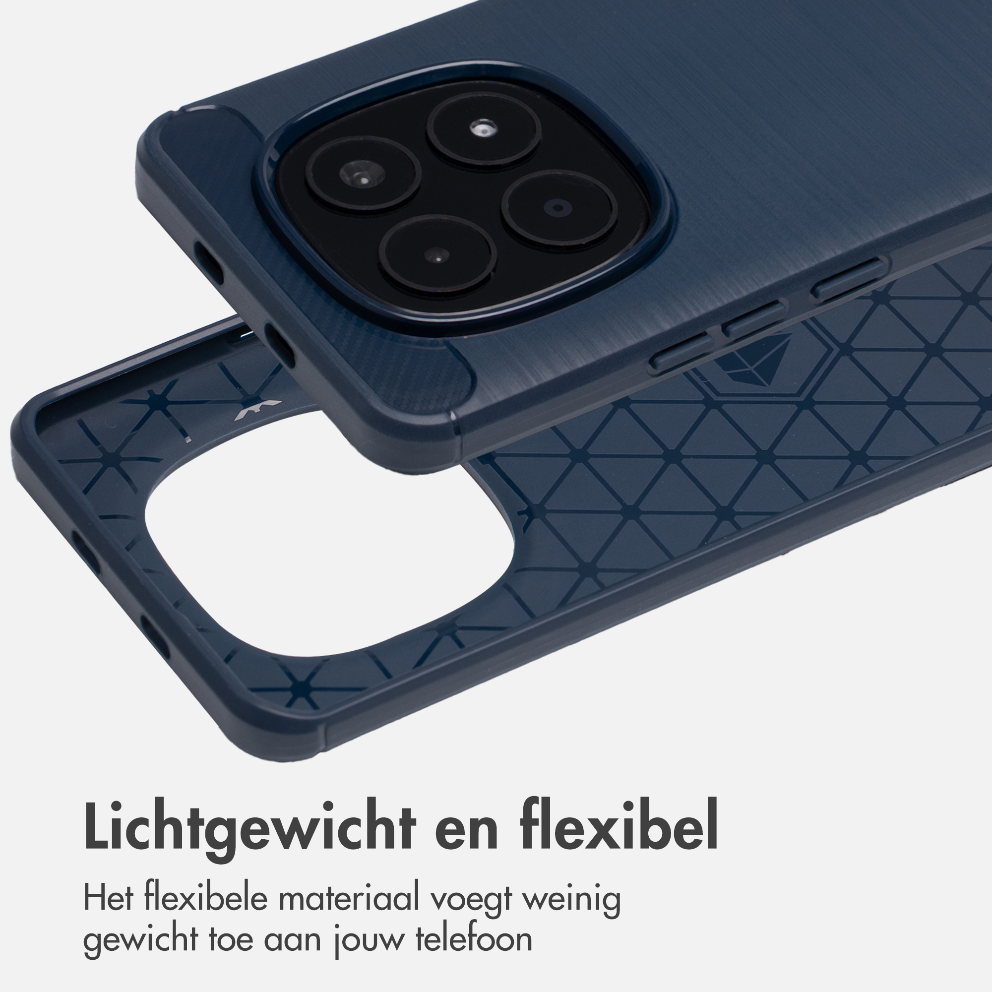 Custodia blu scuro per telefono con ritaglio per quattro fotocamere e motivo geometrico interno.