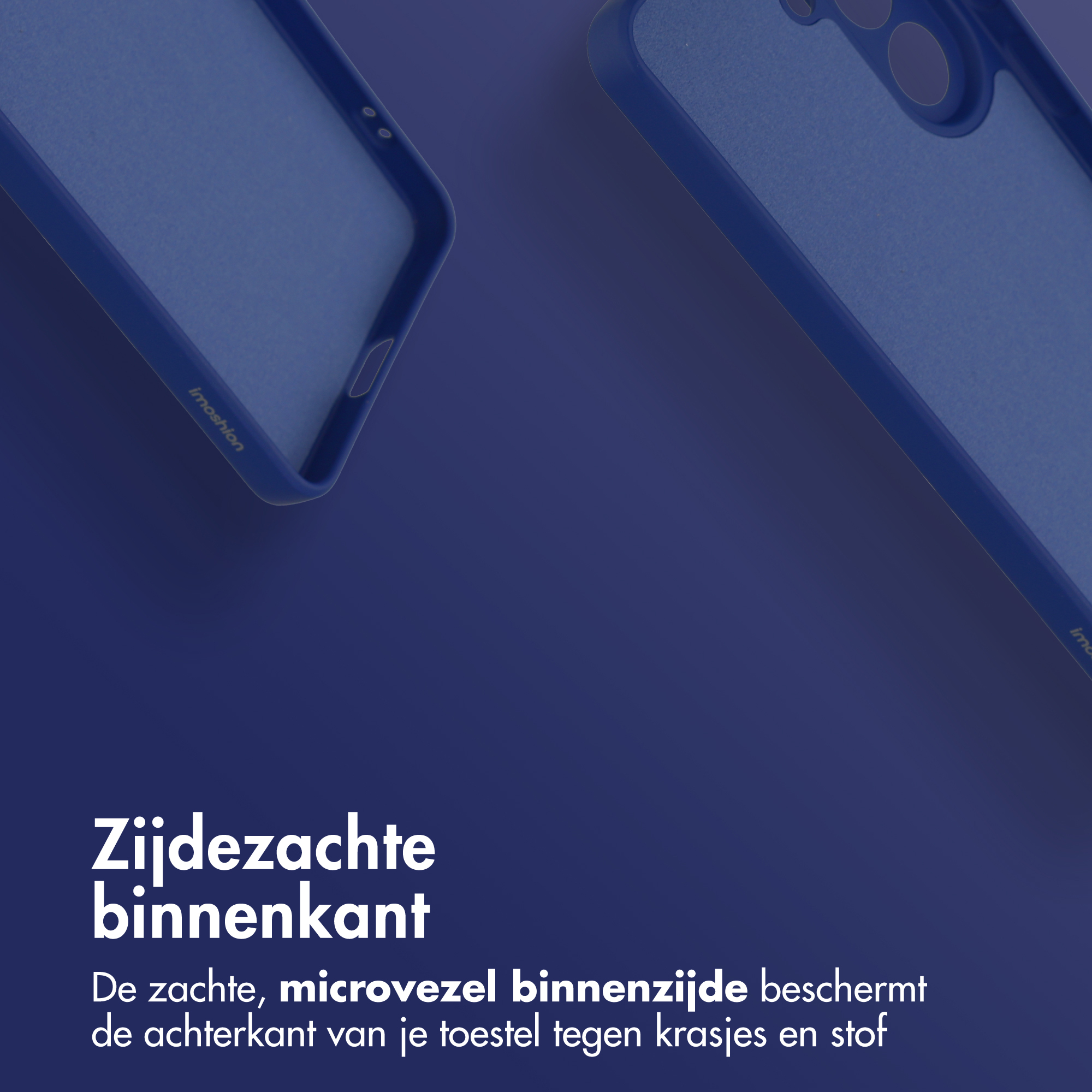 Twee blauwe telefoonhoesjes met zachte binnenvoering op blauwe achtergrond.