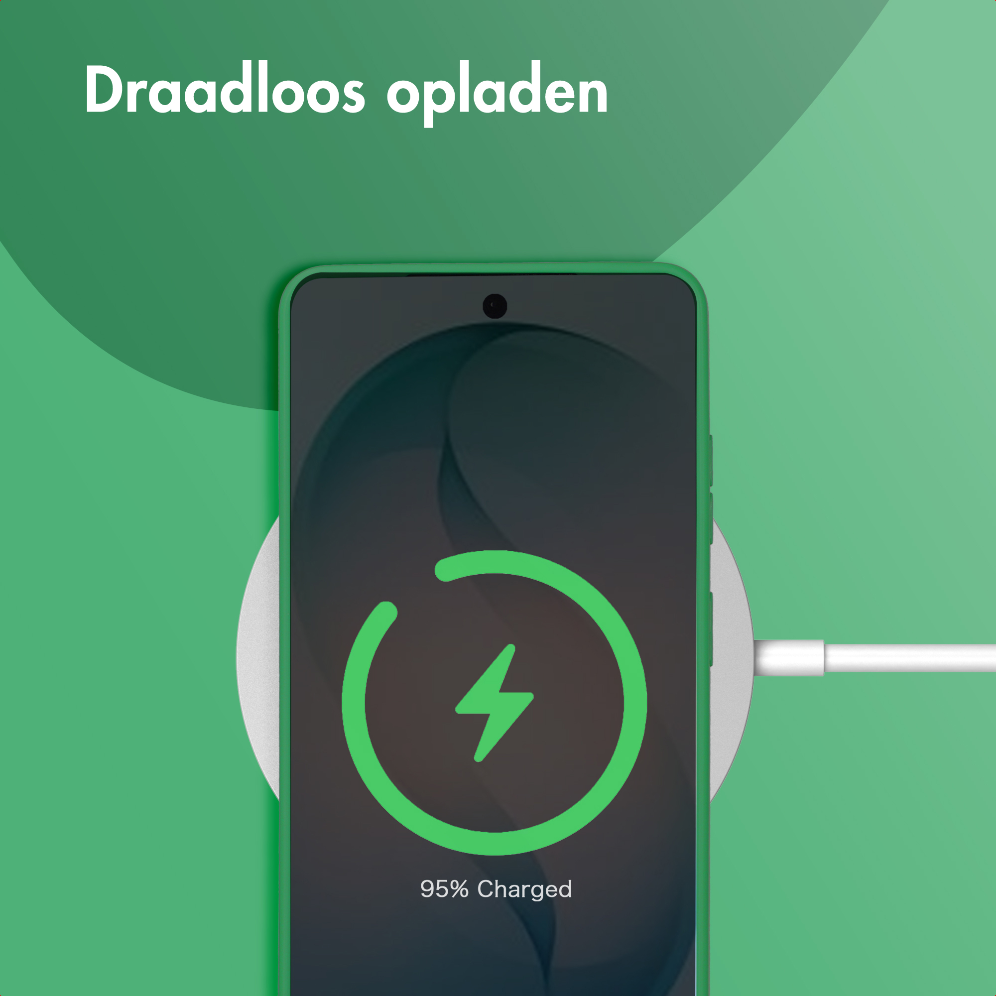 Een smartphone wordt draadloos opgeladen, 95% vol, met bliksemschicht-icoon.