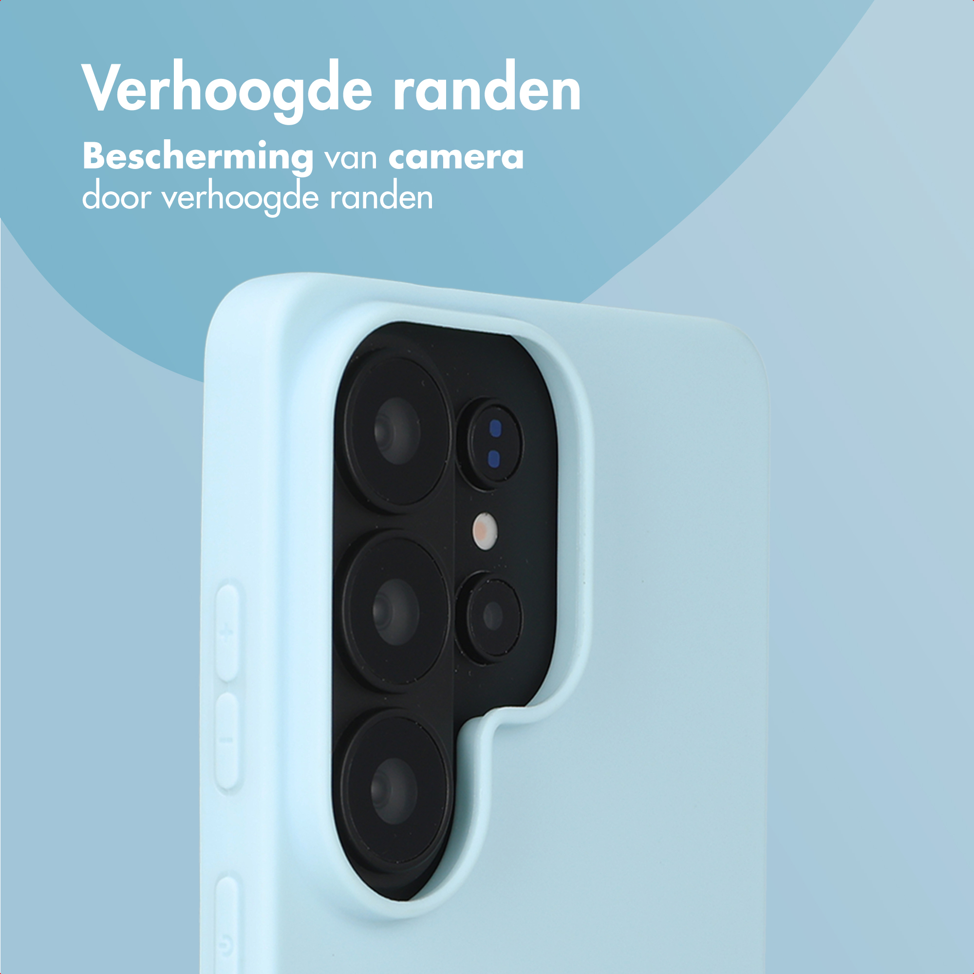 Lichtblauwe telefoonhoes met verhoogde camera bescherming.