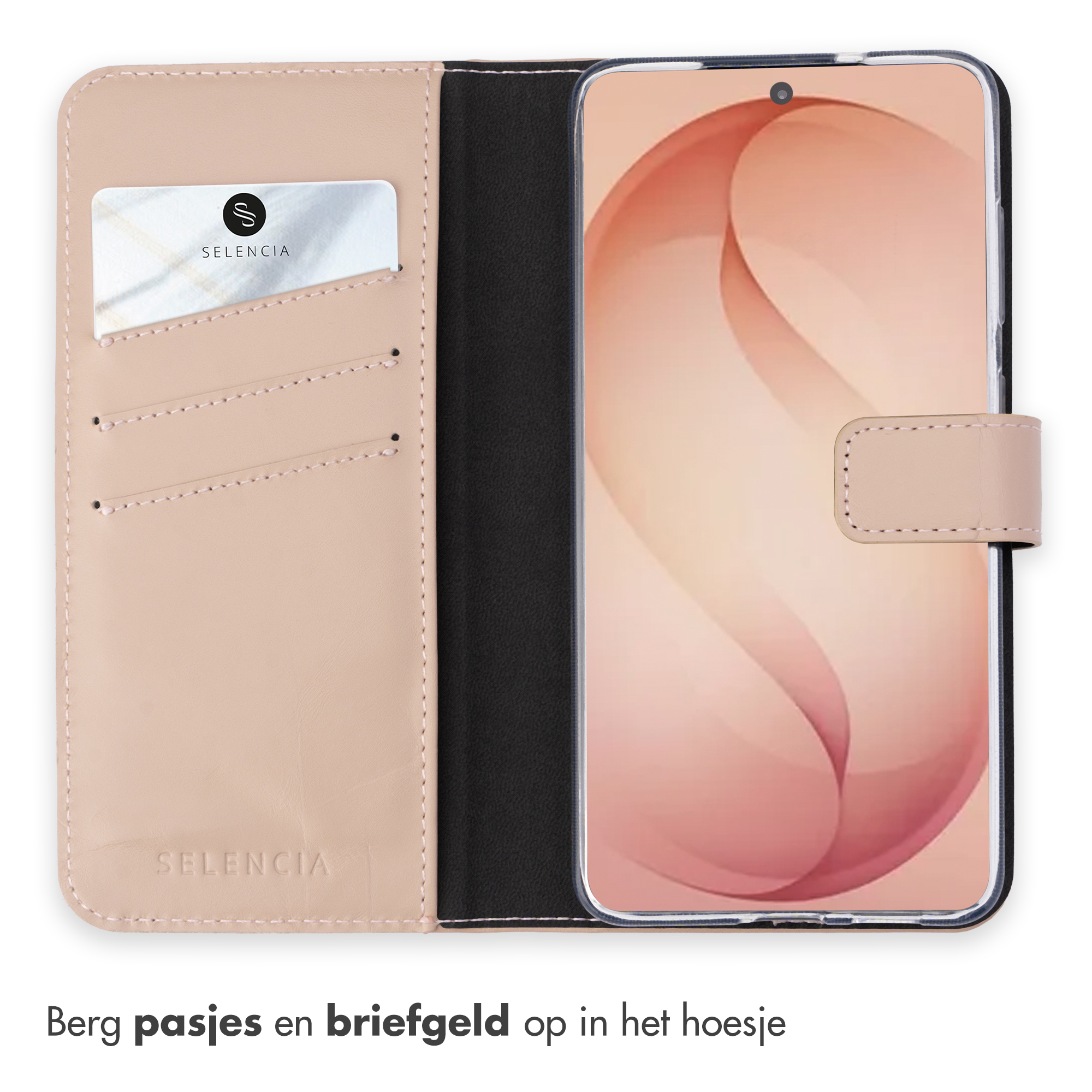 Een lichtroze telefoonhoes met kaartsleuven en een sluitbandje.